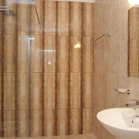 Apartcomplex Esteban Aparthotel *